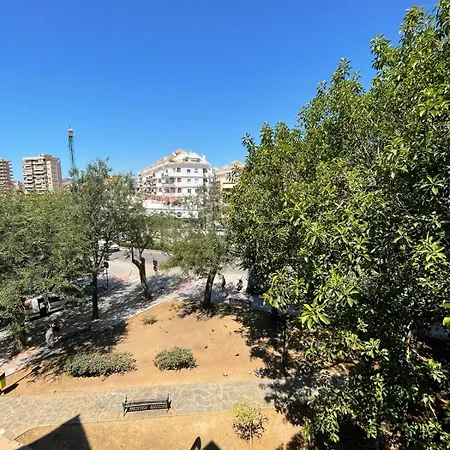 Beautiful 3 Bedrooms, 2 Baths, Balcony, Lägenhet Fuengirola