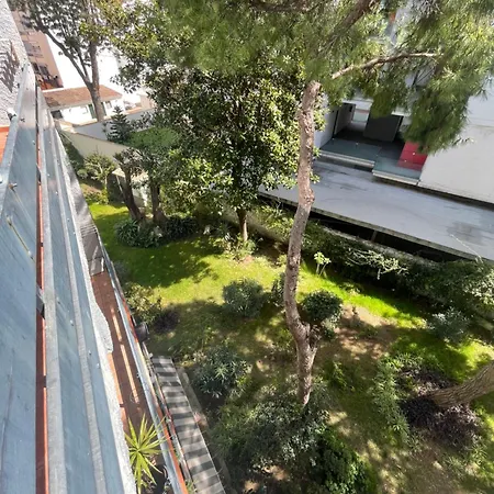 Beautiful 3 Bedrooms, 2 Baths, Balcony, 公寓 丰希罗拉