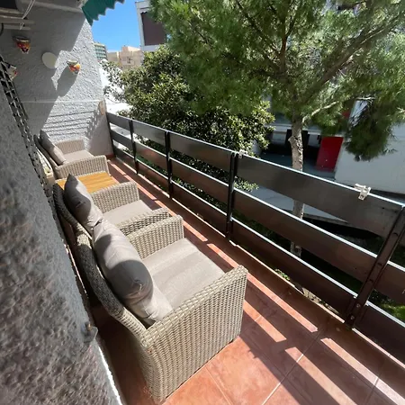 Beautiful 3 Bedrooms, 2 Baths, Balcony, *