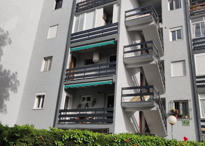 Beautiful 3 Bedrooms, 2 Baths, Balcony, Lägenhet Fuengirola