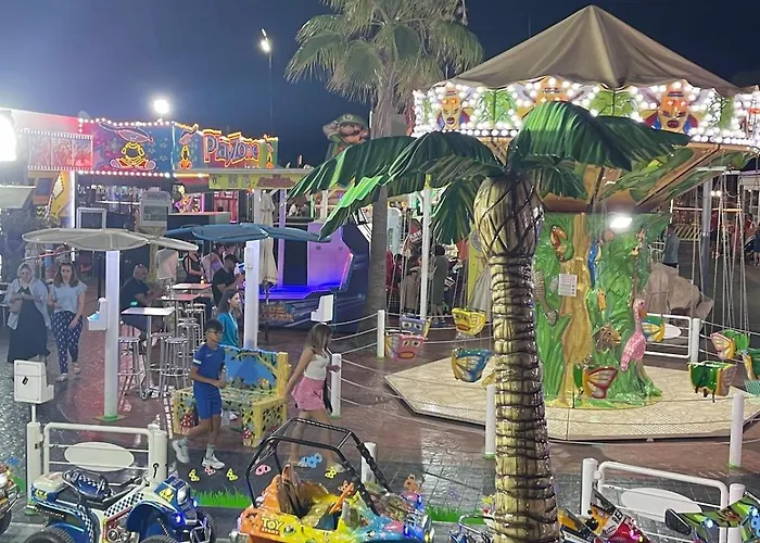 Beautiful 3 Bedrooms, 2 Baths, Balcony, *