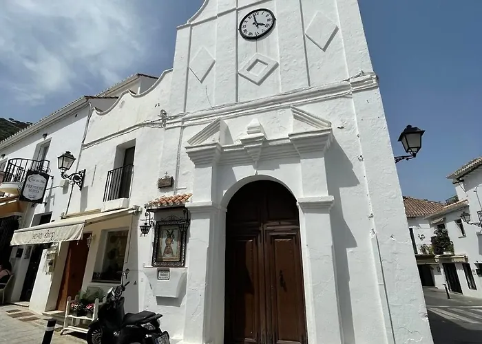 Lägenhet Beautiful 3 Bedrooms, 2 Baths, Balcony, *