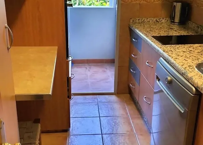 公寓 Beautiful 3 Bedrooms, 2 Baths, Balcony, 丰希罗拉