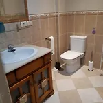 アパート Beautiful 3 Bedrooms, 2 Baths, Balcony,