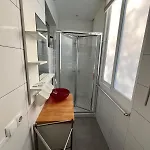 アパート Beautiful 3 Bedrooms, 2 Baths, Balcony, フエンヒロラ