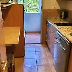 アパート Beautiful 3 Bedrooms, 2 Baths, Balcony, フエンヒロラ