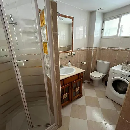 Beautiful 3 Bedrooms, 2 Baths, Balcony, Apartamento *