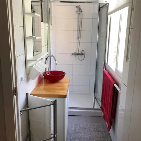 Beautiful 3 Bedrooms, 2 Baths, Balcony, Apartamento