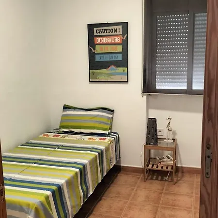 Beautiful 3 Bedrooms, 2 Baths, Balcony, Apartamento *