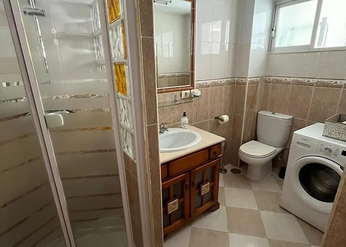 Beautiful 3 Bedrooms, 2 Baths, Balcony, Apartment *