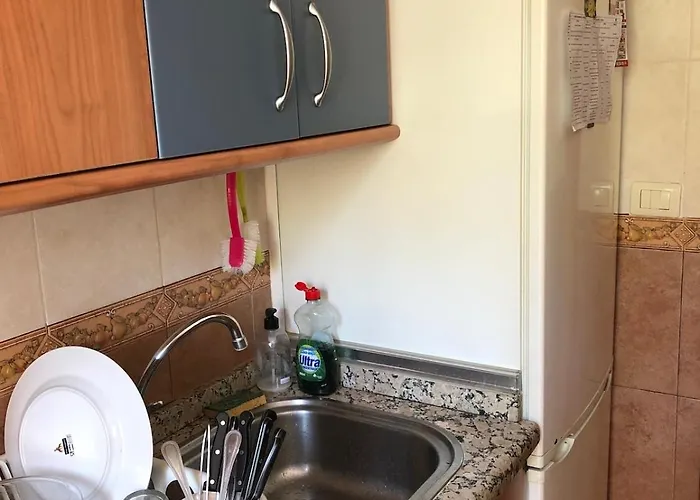 Beautiful 3 Bedrooms, 2 Baths, Balcony, * Фуэнхирола