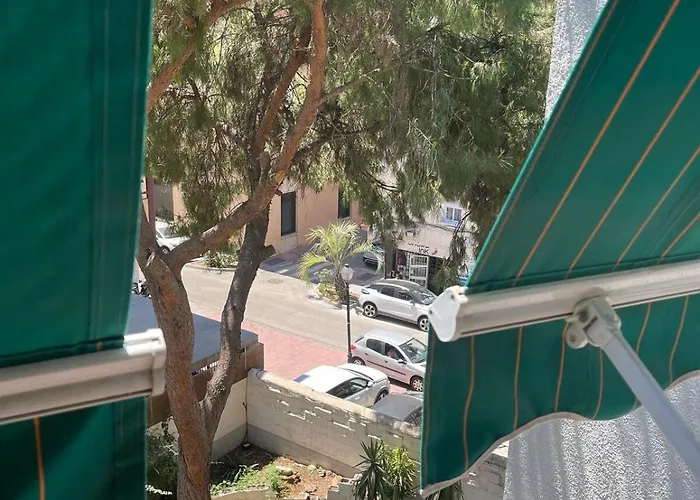 Beautiful 3 Bedrooms, 2 Baths, Balcony,