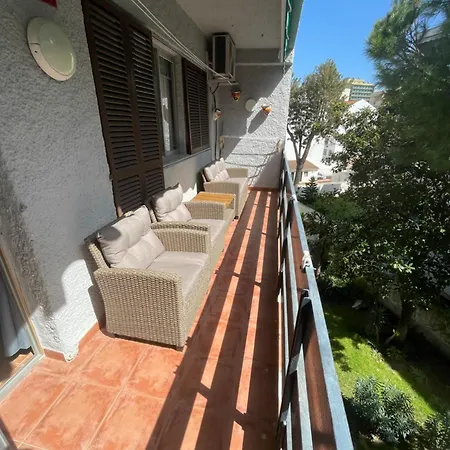 Beautiful 3 Bedrooms, 2 Baths, Balcony, Apartmán Fuengirola