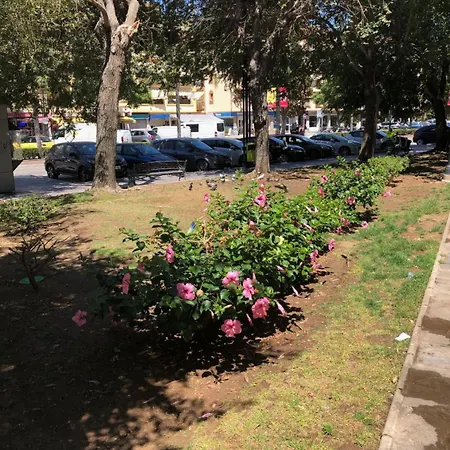 Beautiful 3 Bedrooms, 2 Baths, Balcony, Appartement