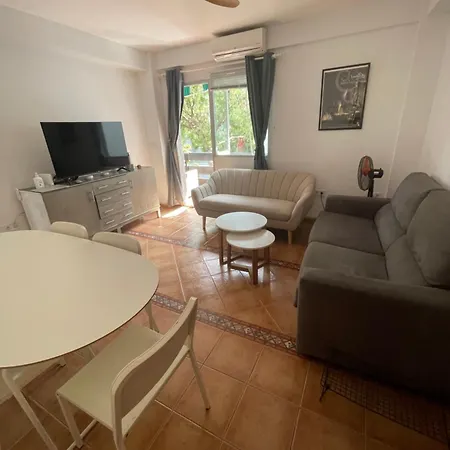 Beautiful 3 Bedrooms, 2 Baths, Balcony, Apartment Fuengirola