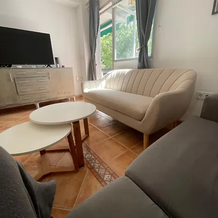 Apartment Beautiful 3 Bedrooms, 2 Baths, Balcony, *