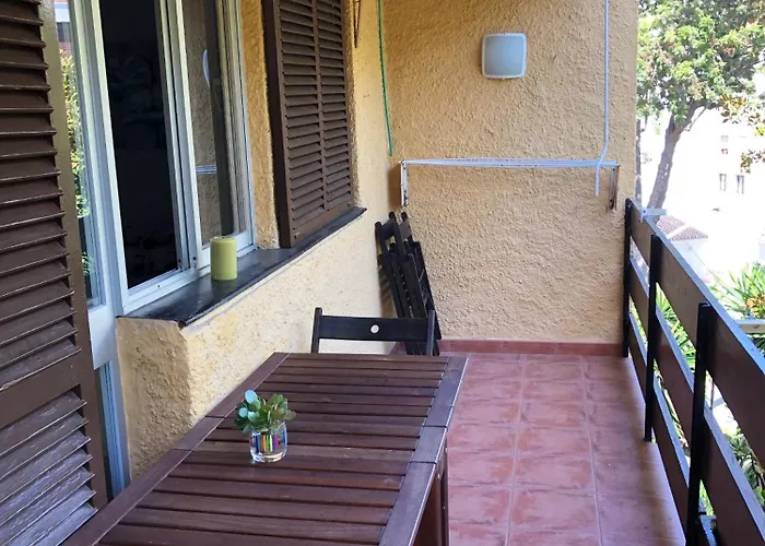 Beautiful 3 Bedrooms, 2 Baths, Balcony, Appartement