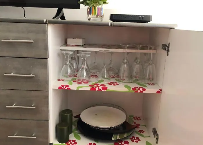 Appartement Beautiful 3 Bedrooms, 2 Baths, Balcony, *