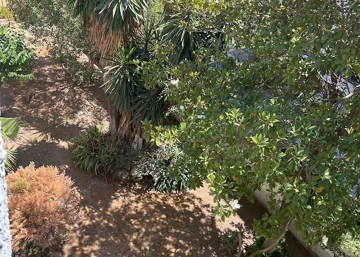 Appartement Beautiful 3 Bedrooms, 2 Baths, Balcony, *